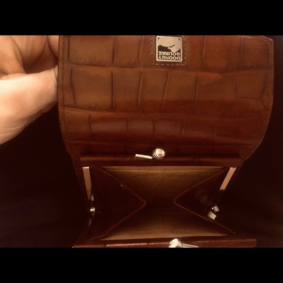 Authentic Dooney & Bourke wallet with coin pouch - Picture 3 of 6